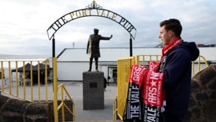 Letzter in der dritten englischen Liga, aber im Achtelfinale des ältesten Pokalwettbewerbs der ...