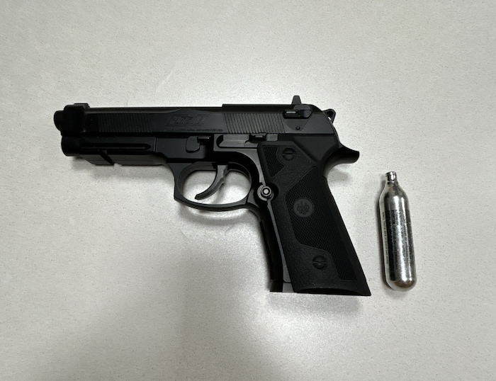 Die sichergestellte CO2-Waffe