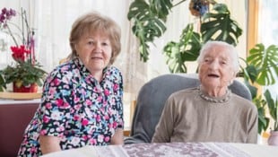 Zwei starke Frauen: die 107-jährige Maria Stockner und ihre Schwiegertochter Christl