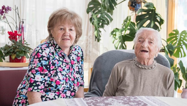 Zwei starke Frauen: die 107-jährige Maria Stockner und ihre Schwiegertochter Christl