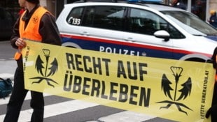 Elf Aktivisten der ehemaligen Letzte Generation mussten sich am Straflandesgericht Wien wegen ...