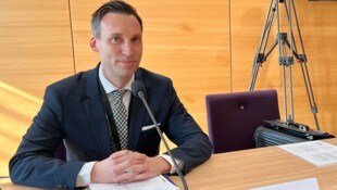 Sonderprüfer und Rechtsanwalt Johannes Zink (li.): „Habe das Land Burgenland gebeten, mich von ...