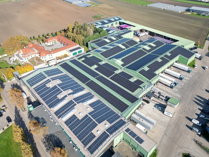 Erst von oben sieht man, wie groß die Anlage wirklich ist.