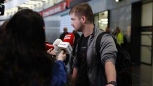 Am Mittwoch werden noch viele emotionale Momente in Schwechat erwartet. Die ersten Österreicher, ...