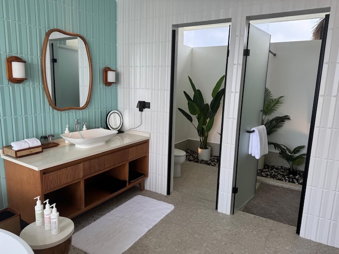 Ein Blick ins Badezimmer.