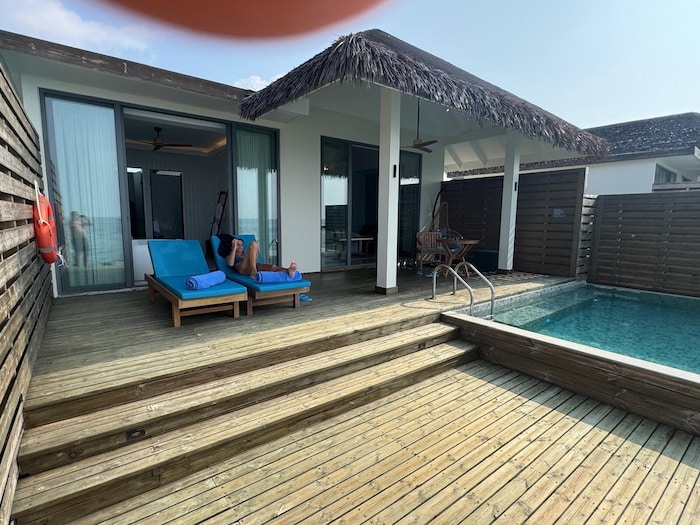 Harald und Irene Ivansits haben sich entschieden, in ihrer Ferienvilla zu bleiben. Die Frage ist ...