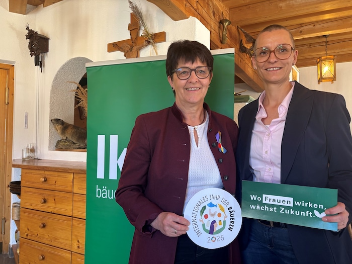 Landesbäuerin Helga Brunschmid und ie Leiterin der Lehrlings- und Fachausbildungsstelle in der ...