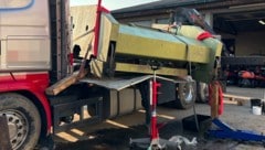 Die tonnenschwere Presse fiel auf die Beine des Mannes und verletzte ihn schwer. 