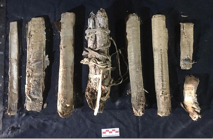 Warum aber fehlen die Namen der Mumien – die gefundenen Papyrusrollen könnten Aufschluss darüber ...