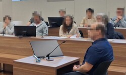 Die Geschworenen – sieben Frauen und ein Mann – einigten sich am Landesgericht Eisenstadt auf ...