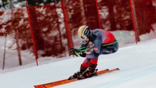 Johannes Aigner fuhr im ersten Training für die Paralympics-Abfahrt am Samstag gleich eine ...