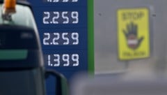 Höhere Rohstoffpreise schlagen sich schnell an den Tankstellen nieder.