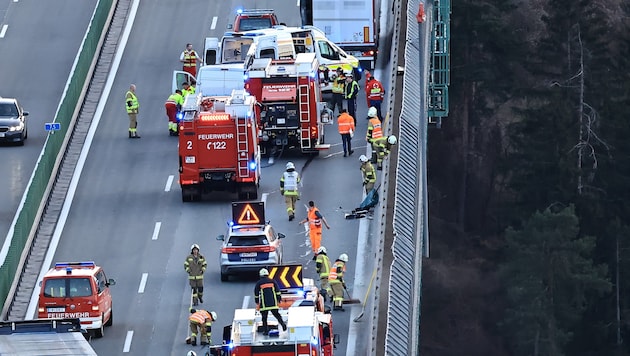 Der Unfall hatte einen Einsatz mitten auf der Europabrücke zur Folge.