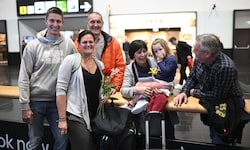 Familie Knabl ist erleichtert, dass alle gut angekommen sind.