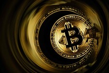 Anfang Februar war der Bitcoin noch kurzzeitig unter 60.000 Dollar gefallen.