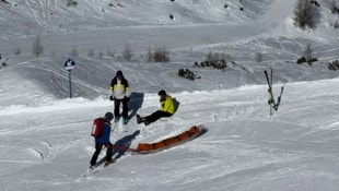 Ein Mann wurde durch den Skiunfall schwer verletzt.