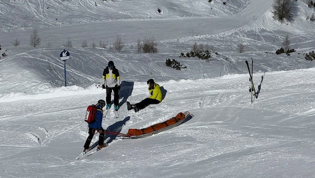 Ein Mann wurde durch den Skiunfall schwer verletzt.