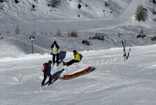 Ein Mann wurde durch den Skiunfall schwer verletzt.
