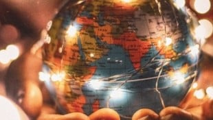 Am Samstag, 28. März, setzen Menschen auf der ganzen Welt ein sichtbares Zeichen für Klima- und ...