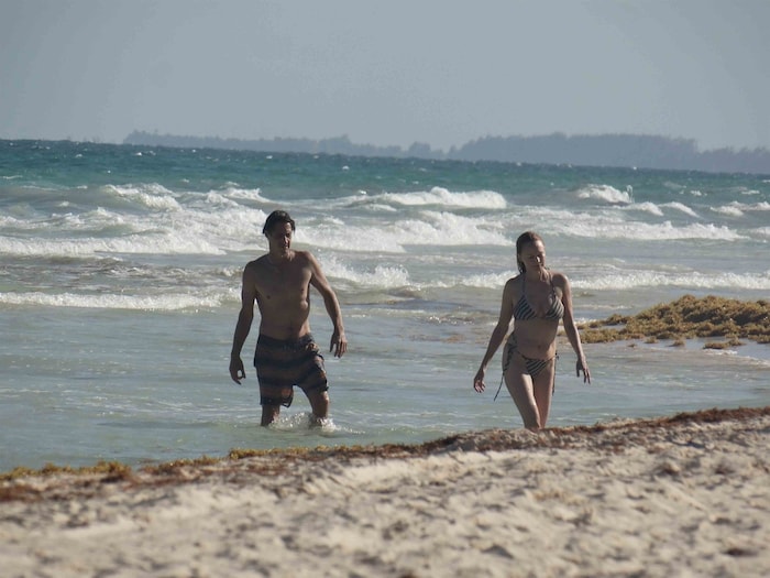 Die Schauspielerin macht neben ihrem neuen Freund eine fantastische Figur.