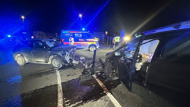 Alkolenker kommt auf die Gegenfahrbahn und verursacht Frontal-Crash.
