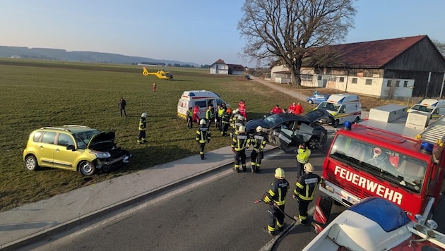 Die Fahrzeuge waren frontal kollidiert.