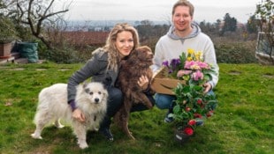 Daheim bei Simone Lugner in jener Villa, in der sie mit ihrem Mann, Richard wohnte und bis heute ...