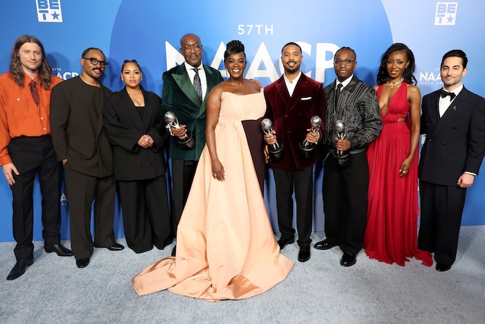 Darf das Ensemble rund um „Blood & Sinners“-Hauptdarsteller Michael B. Jordan bei den Oscars ...