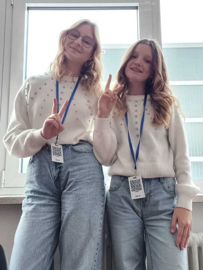 Zusammen sind Valentina und Sophia (re.) die „Vocal Sisters“.