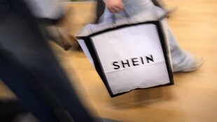 Neben PFAS wurden auch Weichmacher und Schwermetalle in den Kleidungsstücken gefunden.