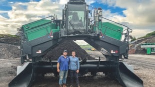 Die Maschine „Topturn“ wendet den Komposthaufen – auch sie kommt in den USA nun zum Einsatz.