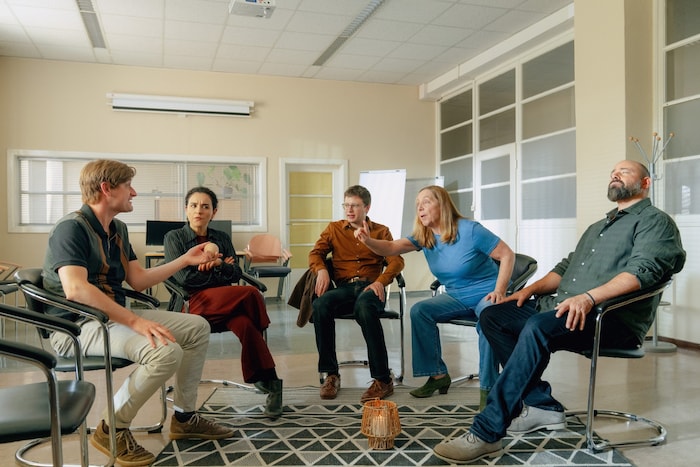 Im Ermittlungsteam rumort es gewaltig. Hilft eine Mediationsrunde beim etwas schrägen Coach ...