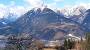 Während der Wanderung blicken wir über das Inntal hinüber ins Karwendel – unter anderem zum ...