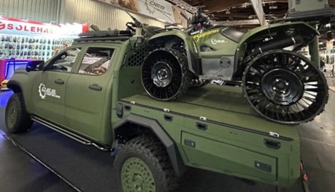 Einer der beiden Prototypen ohne VW-Logo, die auf der Militärmesse Enforce Tac gezeigt wurden.