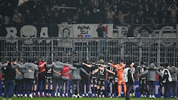 Die Altacher feierten den Cupsieg gegen Salzburg mit ihren mitgereisten Fans.