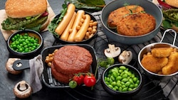 Die Bezeichnungen „Burger“ oder „Würstchen“ für vegane Versionen bleiben vorerst erlaubt – ...