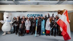 Bereits am Dienstag wurden die Fahnenträger Veronika Aigner und Markus Salcher mit dem Team in ...