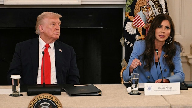 US-Präsident Donald Trump und Kristi Noem im Herbst 2025