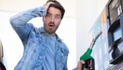 Beim Blick auf die Tankrechnung kann einem das Lachen schon mal vergehen.