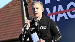 Oppositionschef Péter Magyar fordert die EU-Spitze auf, alle Beziehungen zur Ukraine ...