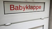 In der einzigen Babyklappe in der deutschen Stadt Leipzig wurde der neugeborene Bub tot ...
