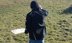 Der Südburgenländer Sascha L. (25) auf einem seiner benachbarten Grundstücke. Der ...