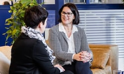 Finanzexpertin Regina Schickinger bildet seit Jahren andere Frauen in Sachen Finanz- veranlagung ...
