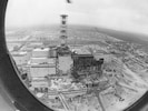 Das Atomkraftwerk Tschernobyl kurz nach dem Super-GAU