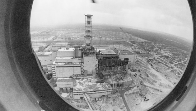 Das Atomkraftwerk Tschernobyl kurz nach dem Super-GAU