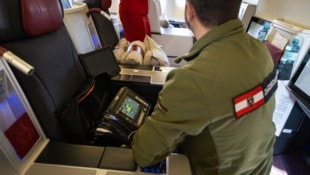 Während des Rückholfluges kam es zu einem medizinischen Notfall an Bord.