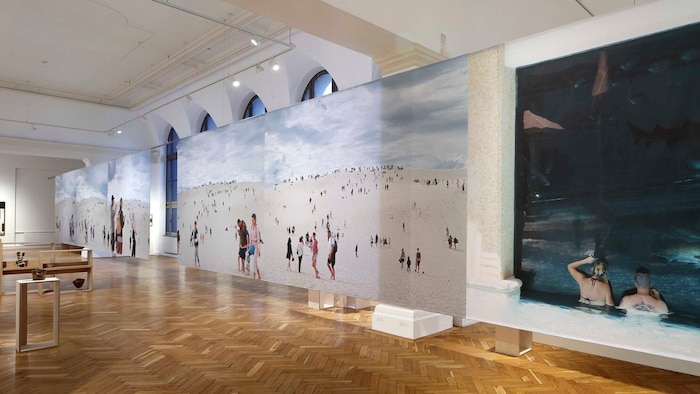 Lust auf ein Selfie am Strand? Der Linzer Georg Petermichl bietet im Francisco Carolinum den ...