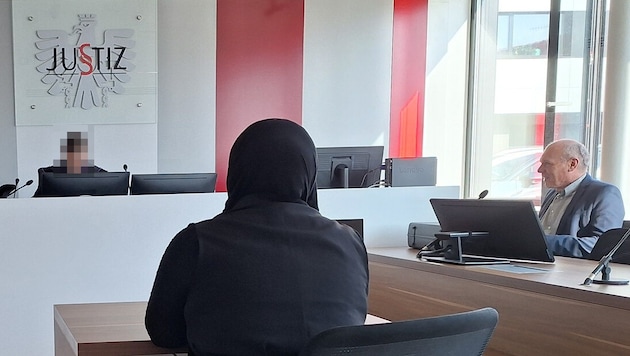 Die Angeklagte bei der bereits vierten Hauptverhandlung am Landesgericht.