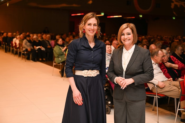 Iris Schmidt (rechts) ist AMS-OÖ-Chefin, Ilse Hankowetz leitet die Geschäftsstelle Gmunden.