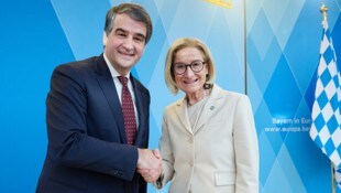 EU-Kommissar Raffaele Fitto mit Niederösterreichs Landeshauptfrau Johanna Mikl-Leitner.